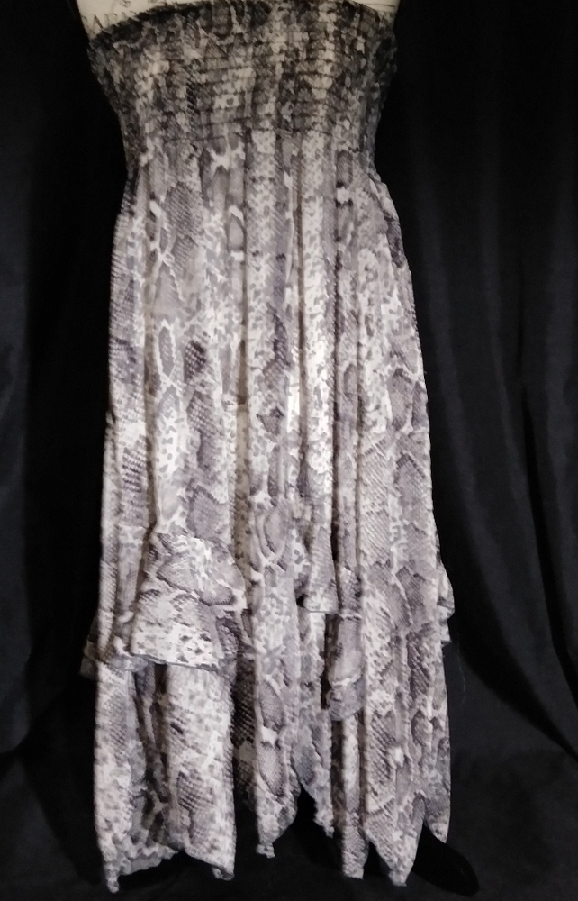Strapless snakeskin print stretchy sharkbite edge